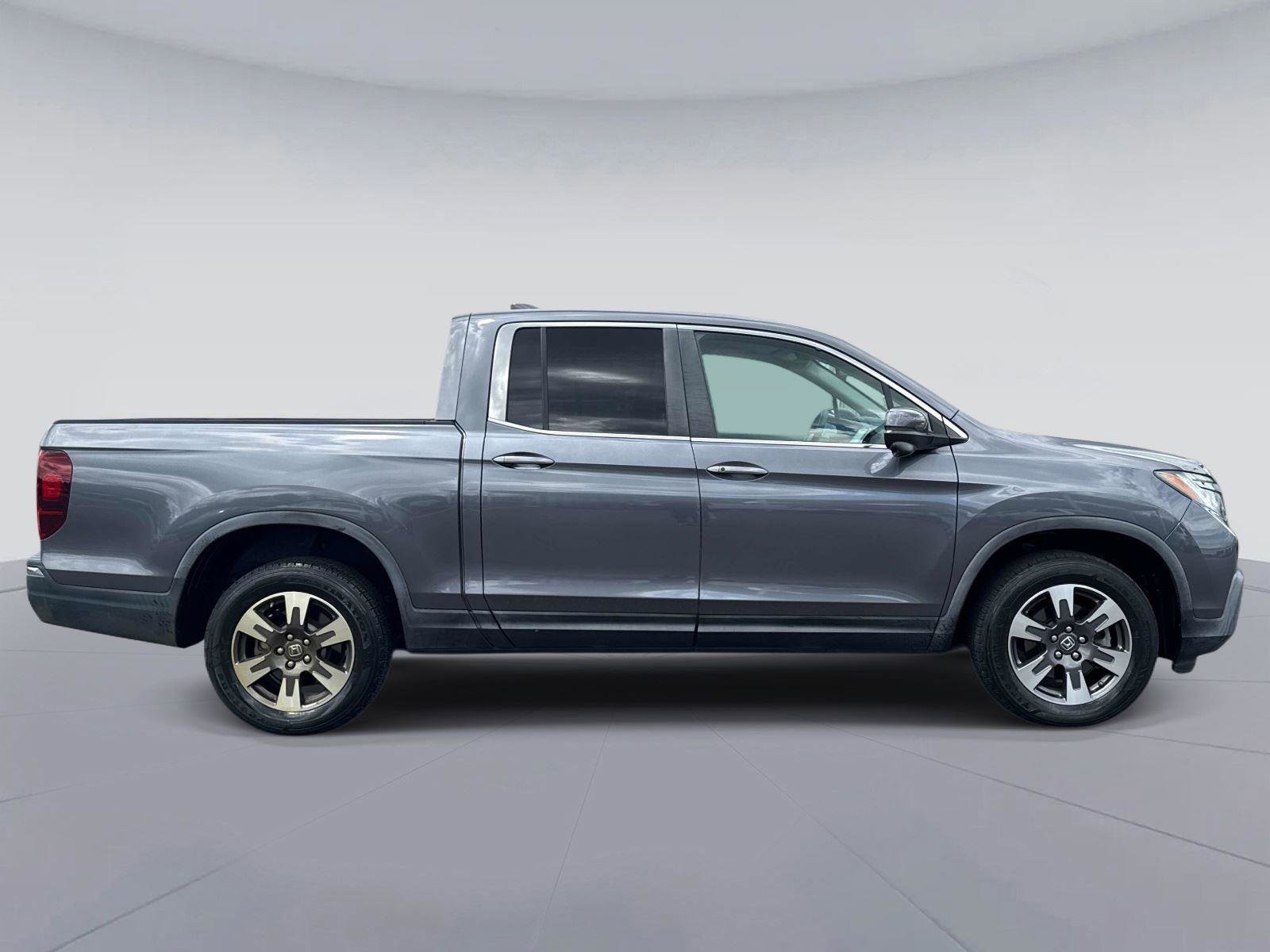 Certified 2017 Honda Ridgeline RTL-T image 2