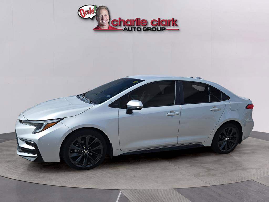 Used 2023 Toyota Corolla SE image 2