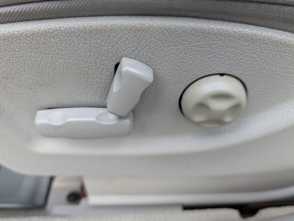 Used 2011 Cadillac STS Luxury image 16