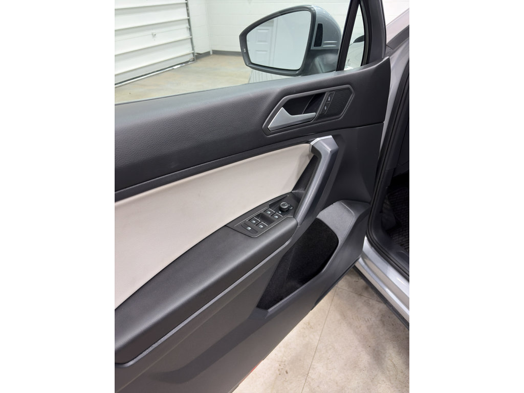 Used 2021 Volkswagen Tiguan SE AWD/4WD image 8