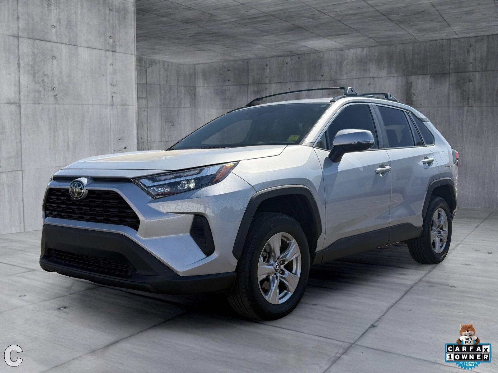 Used 2023 Toyota RAV4 XLE FWD image 2