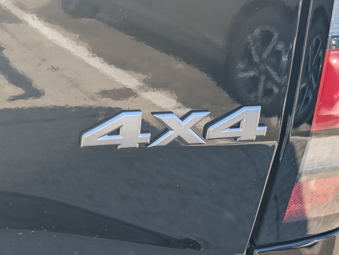 Certified 2025 Nissan Frontier SV AWD/4WD image 8