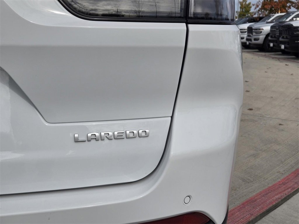 New 2025 Jeep Grand Cherokee L Laredo image 5