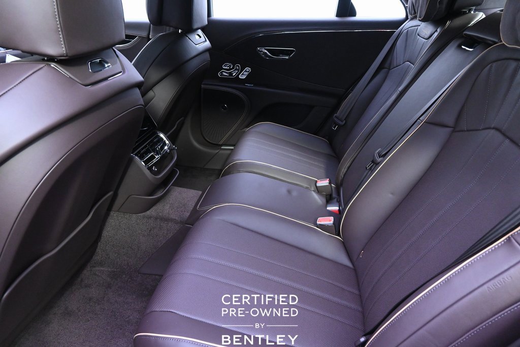 Used 2024 Bentley Flying Spur V8 image 24