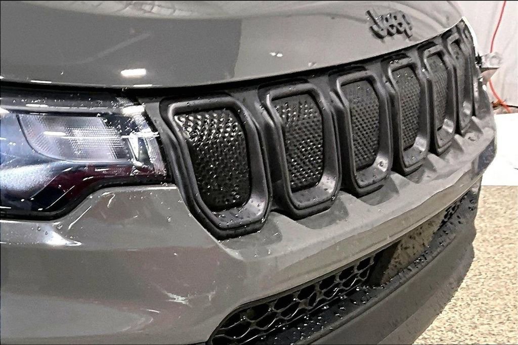 Used 2022 Jeep Compass Trailhawk image 31