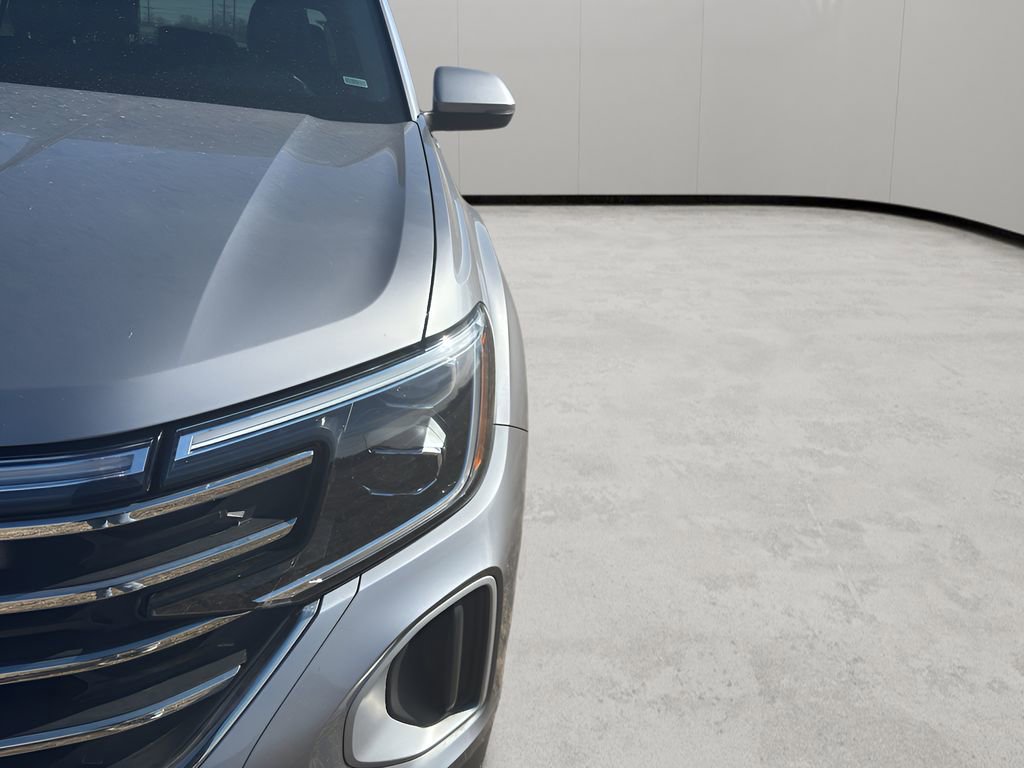 Used 2025 Volkswagen Atlas SE image 17