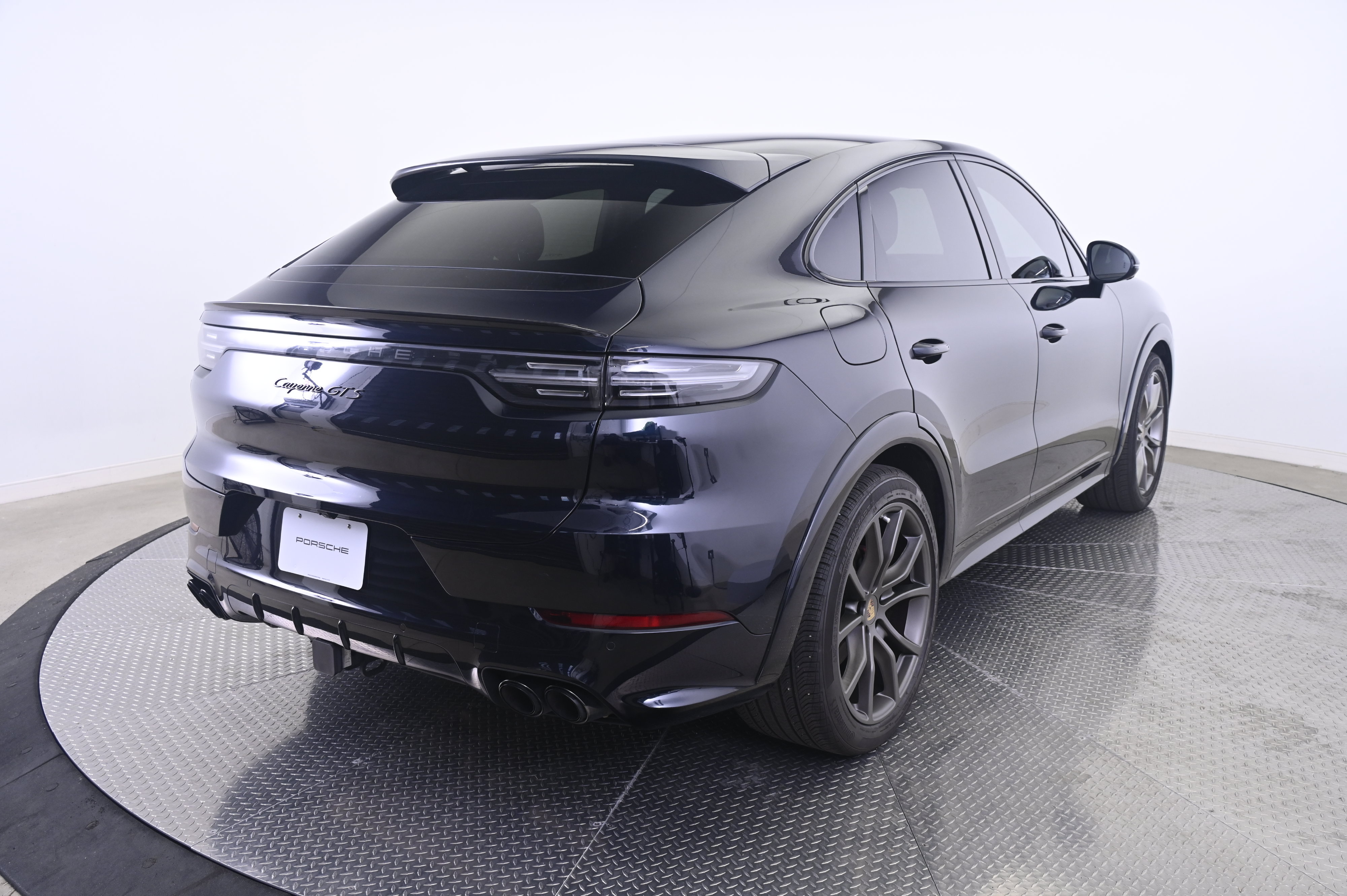Certified 2023 Porsche Cayenne GTS AWD/4WD image 7
