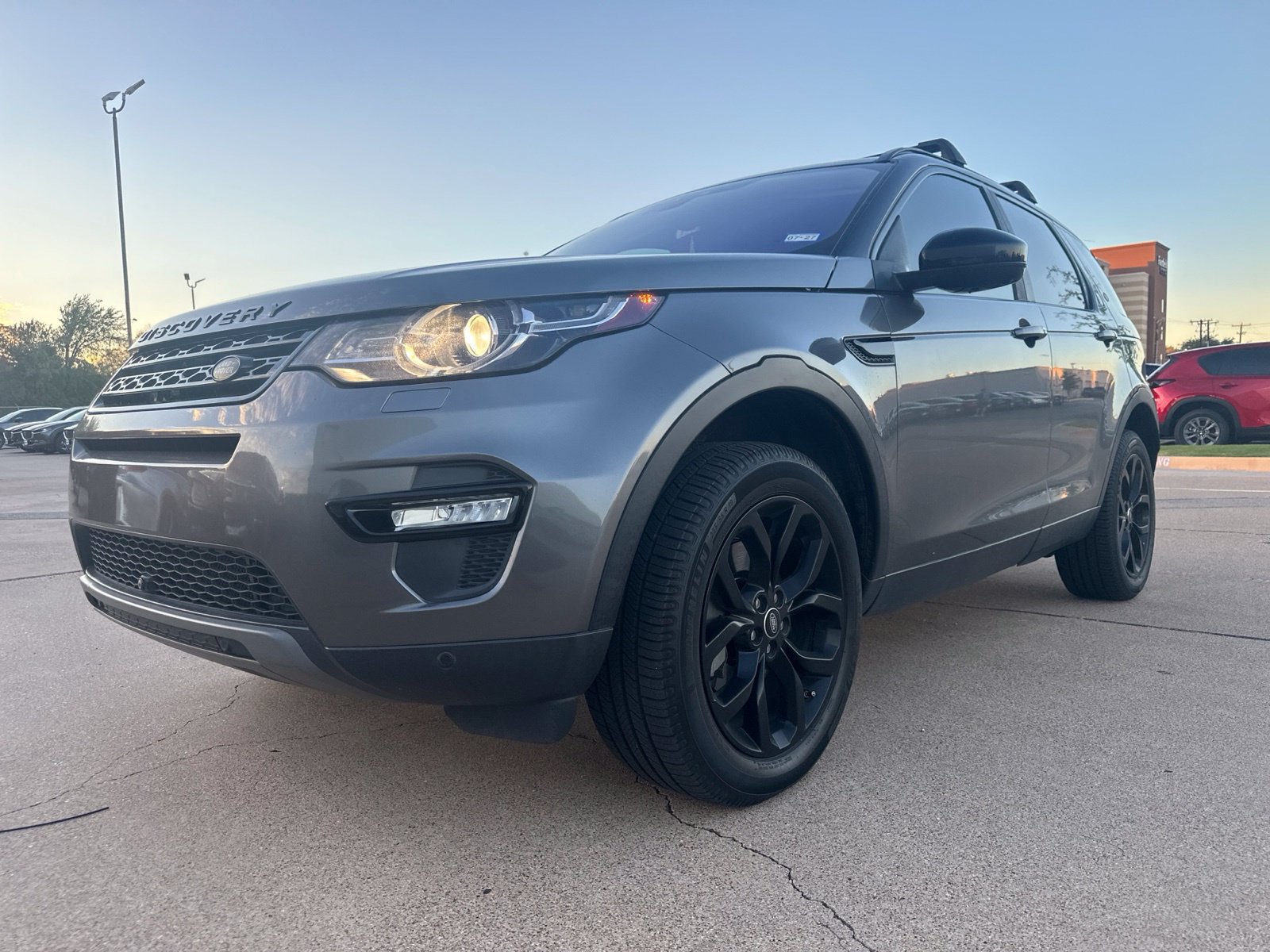 Used 2017 Land Rover Discovery Sport HSE AWD/4WD image 4