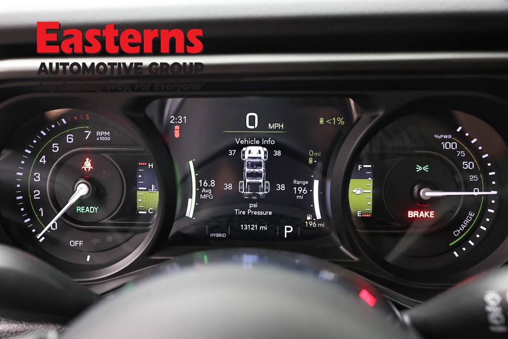 Used 2025 Jeep Wrangler Unlimited Sahara AWD/4WD image 18