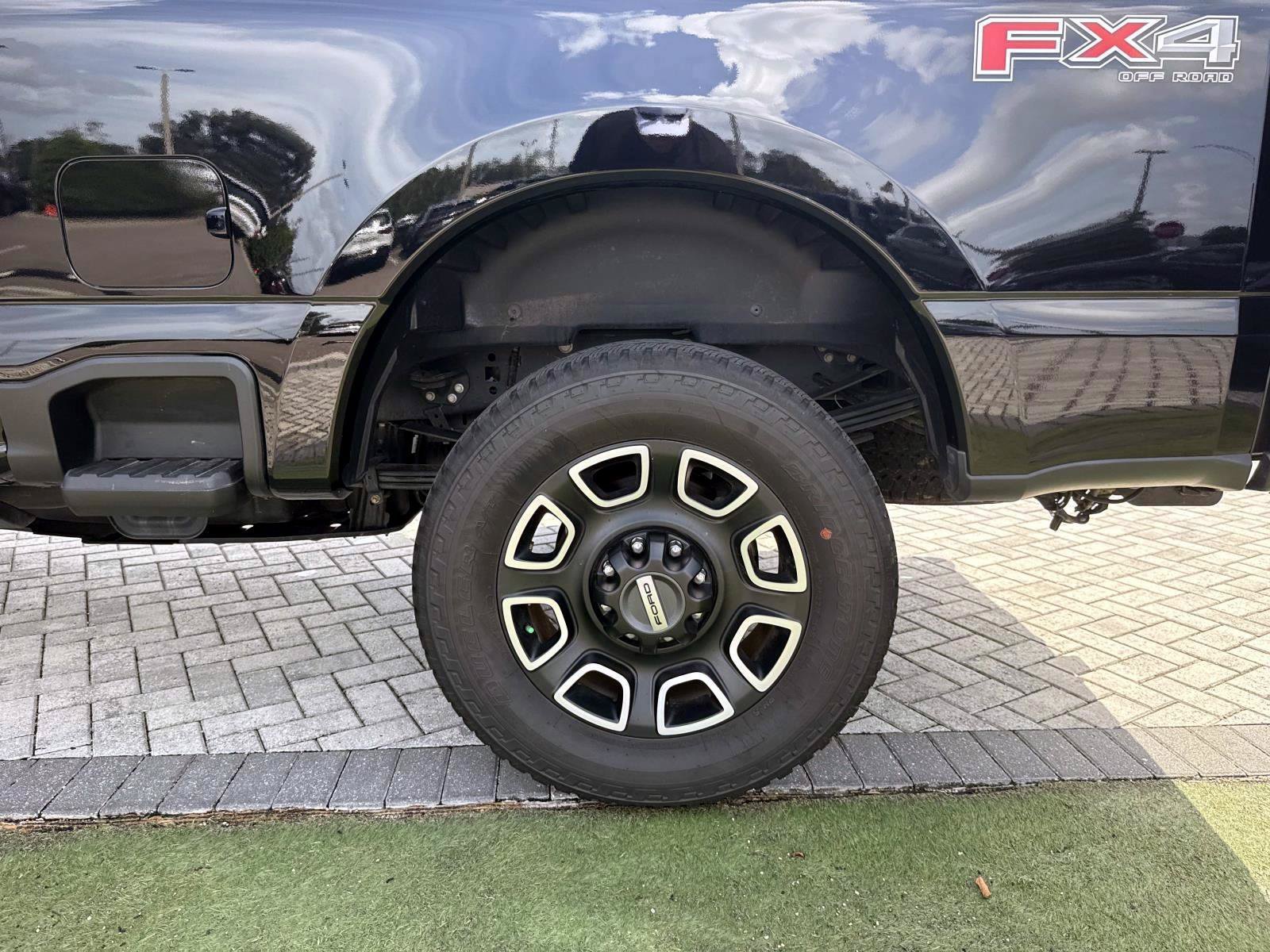 Used 2024 Ford F250 Platinum AWD/4WD image 11