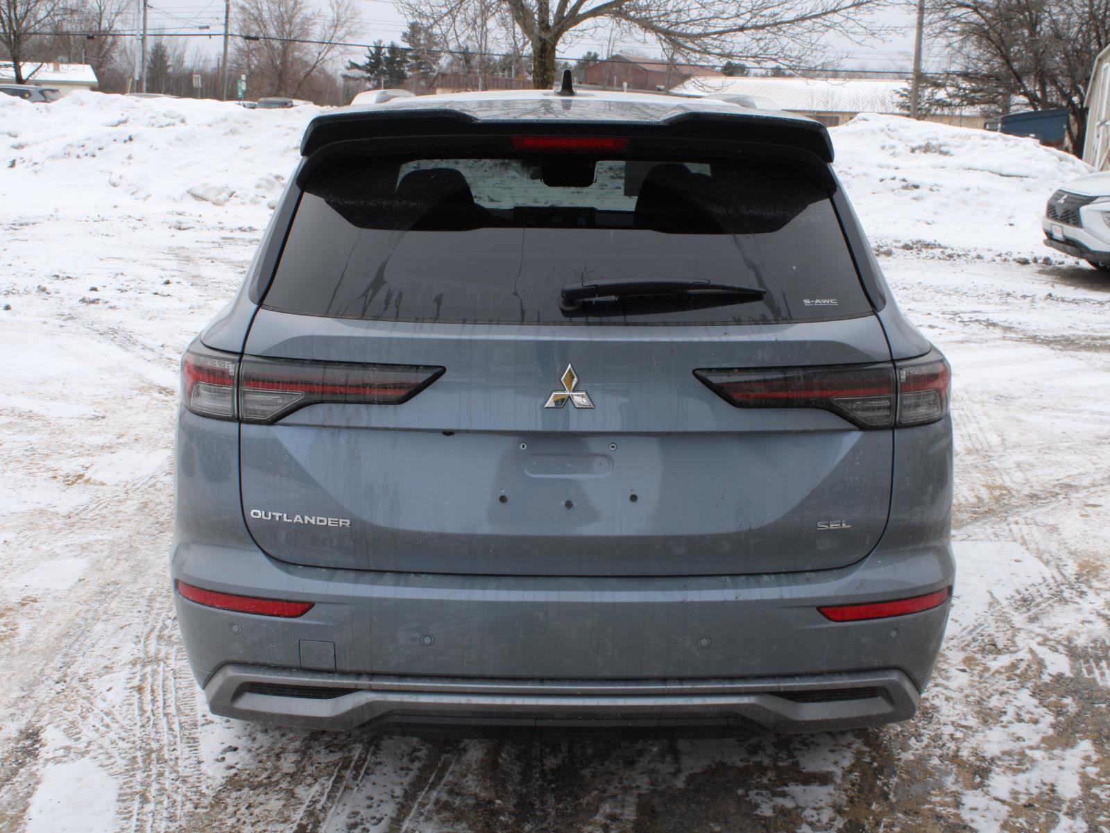 New 2026 Mitsubishi Outlander SEL image 6