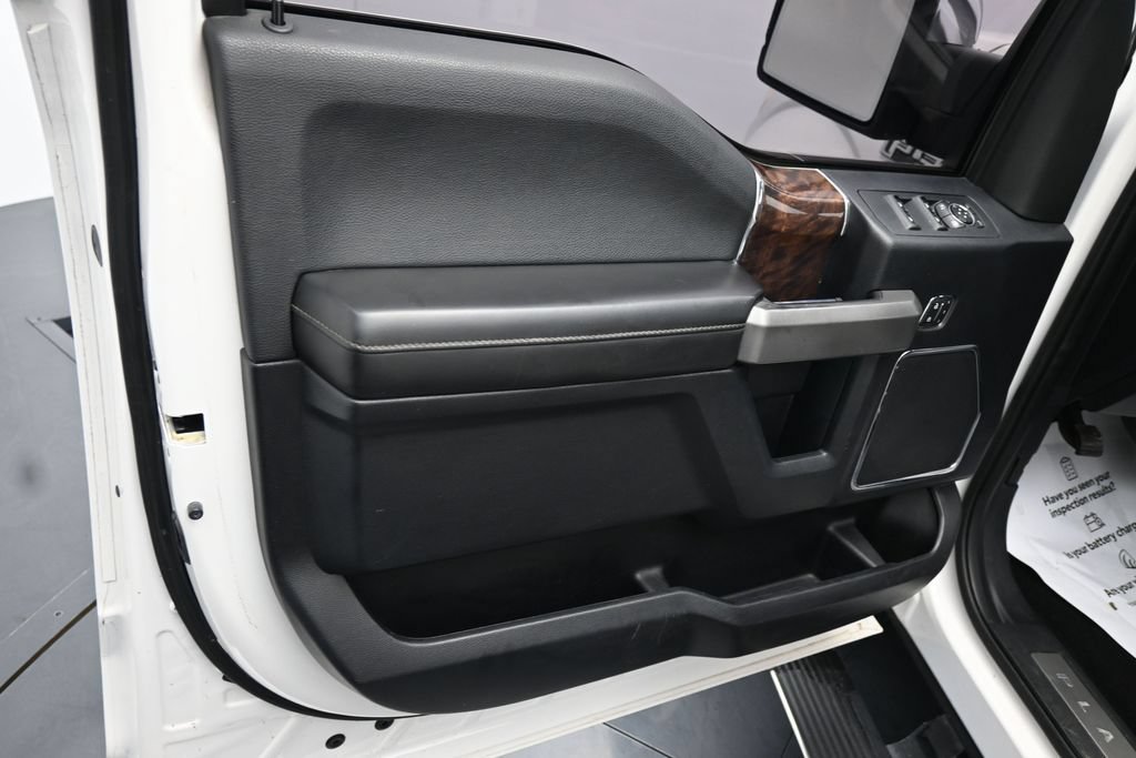 Used 2016 Ford F150 Platinum w/ Equipment Group 701A Luxury AWD/4WD image 17