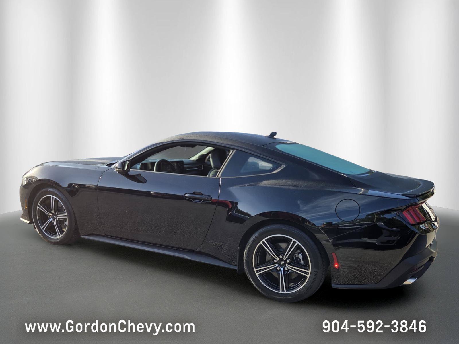 Used 2024 Ford Mustang Premium RWD image 3