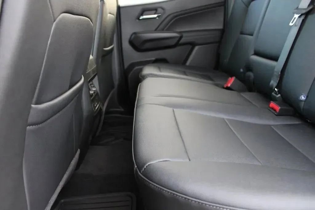 New 2026 GMC Canyon Elevation w/ Convenience Package image 27