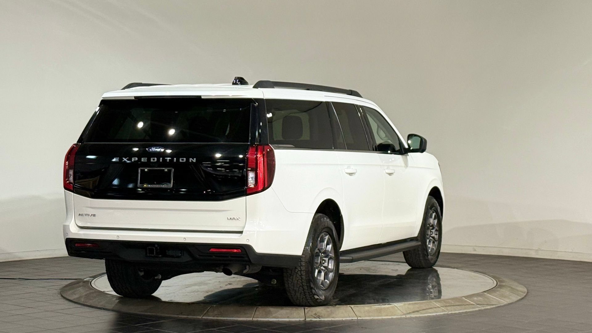 Used 2025 Ford Expedition Max Active AWD/4WD image 10