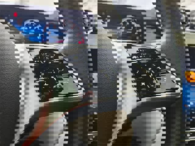 Used 2025 Mercedes-Benz GLC 300 GLC 300 image 26