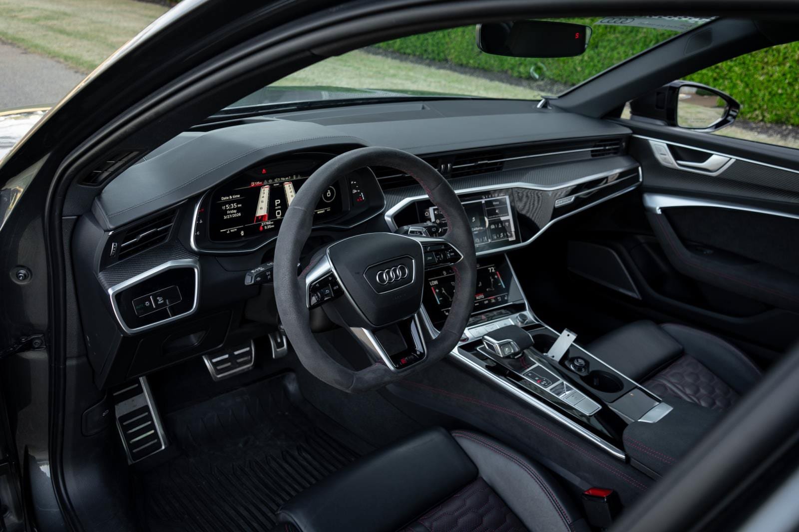 Certified 2024 Audi RS 6 performance AWD/4WD image 23