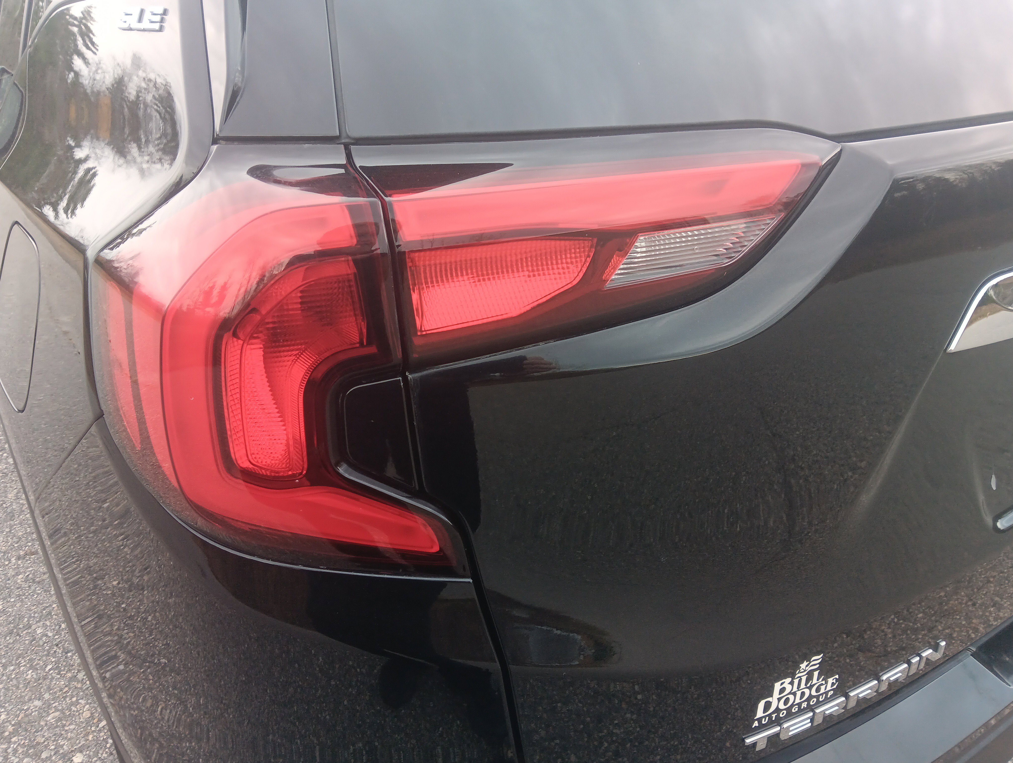 Used 2021 GMC Terrain SLE w/ Driver Convenience Package image 11