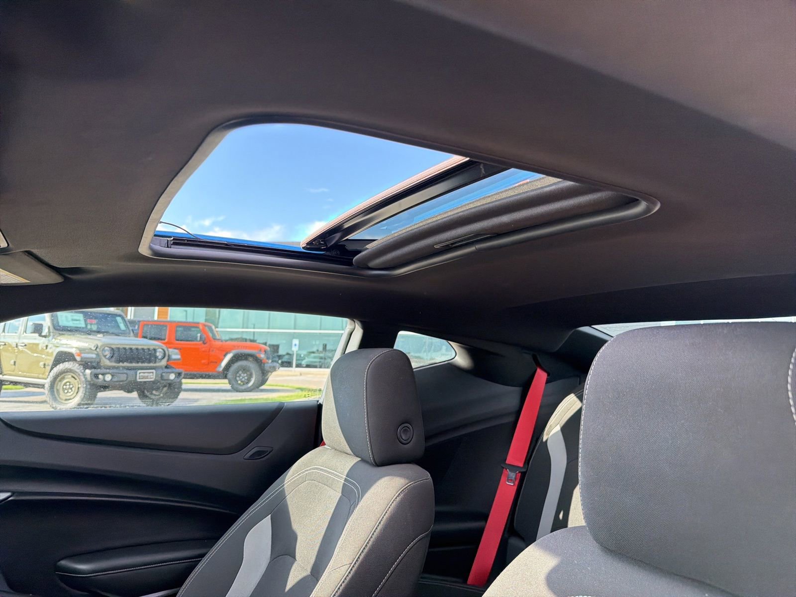 Used 2023 Chevrolet Camaro LT w/ Technology Package RWD image 16