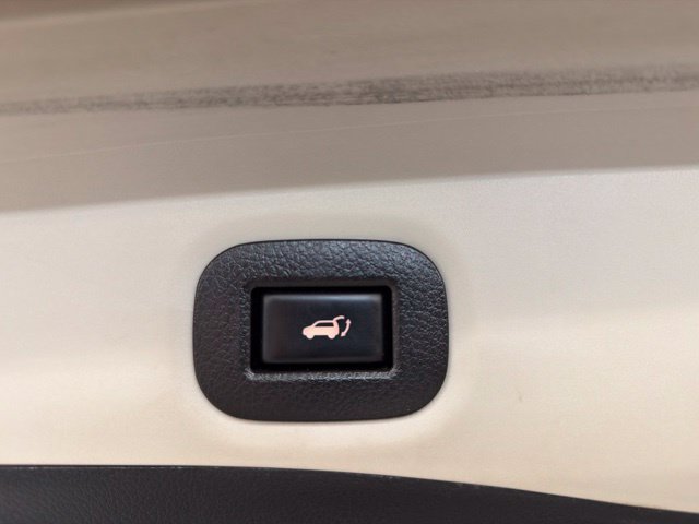 Used 2018 Nissan Rogue SV AWD/4WD image 14