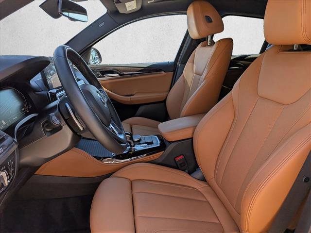 Used 2025 BMW X4 xDrive30i AWD/4WD image 11