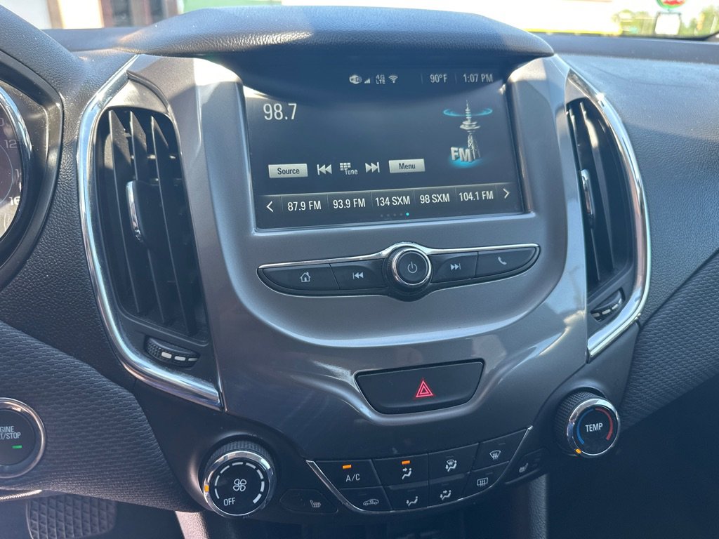 Used 2018 Chevrolet Cruze LT w/ Convenience Package FWD image 21