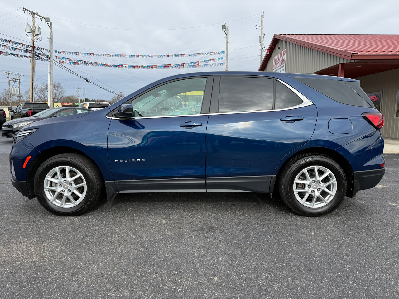 Used 2022 Chevrolet Equinox LT image 2