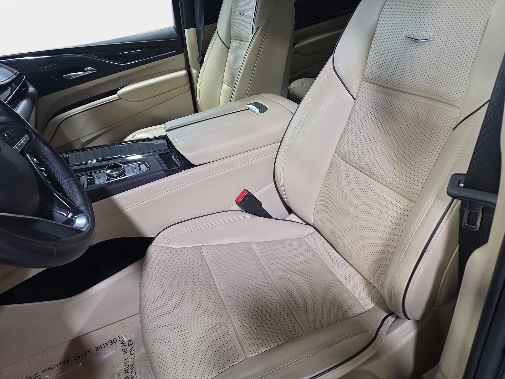 Used 2024 Cadillac Escalade Premium Luxury RWD image 15