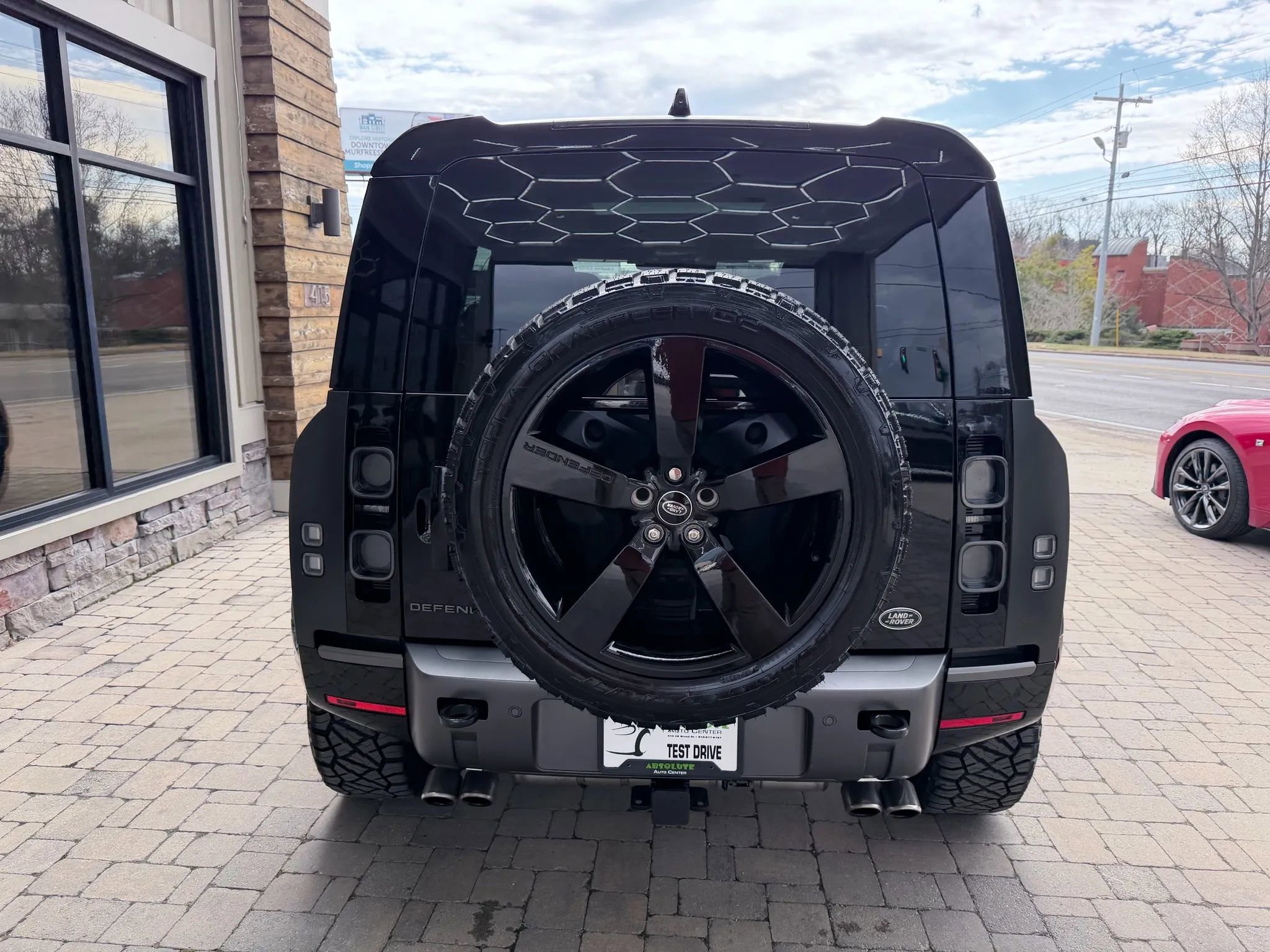 Used 2023 Land Rover Defender 110 V8 image 46