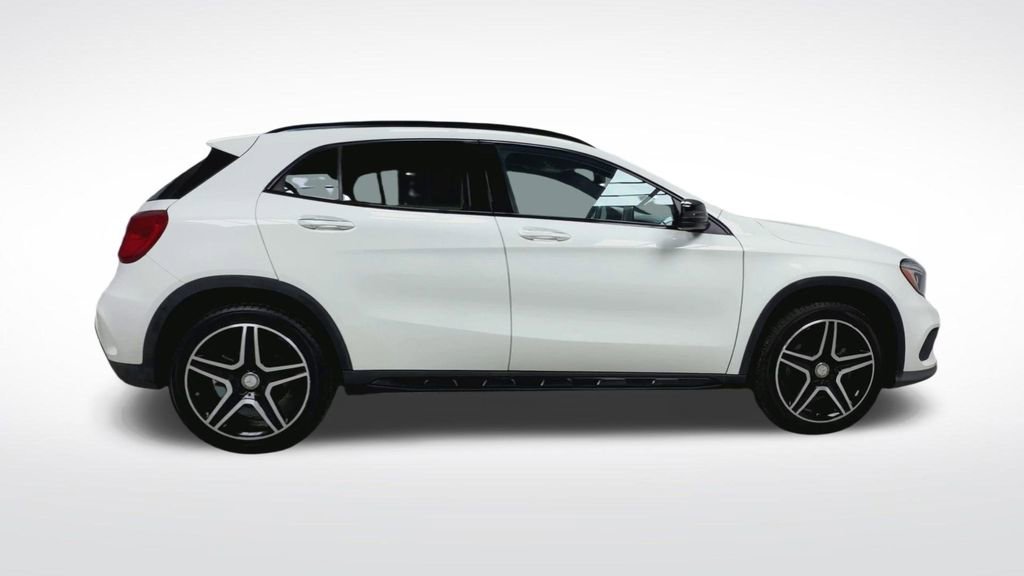 Used 2017 Mercedes-Benz GLA 250 4MATIC image 9