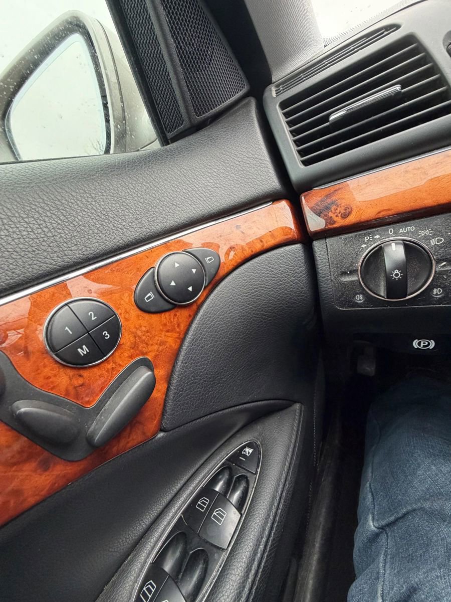 Used 2008 Mercedes-Benz E 350 E 350 4MATIC Wagon 4D image 28