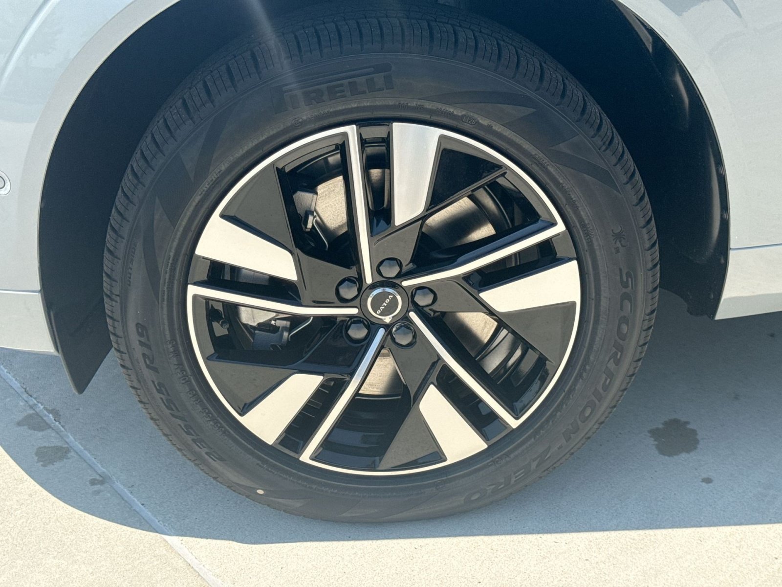 New 2026 Volvo XC60 T8 Plus w/ Protection Package Premier AWD/4WD image 12