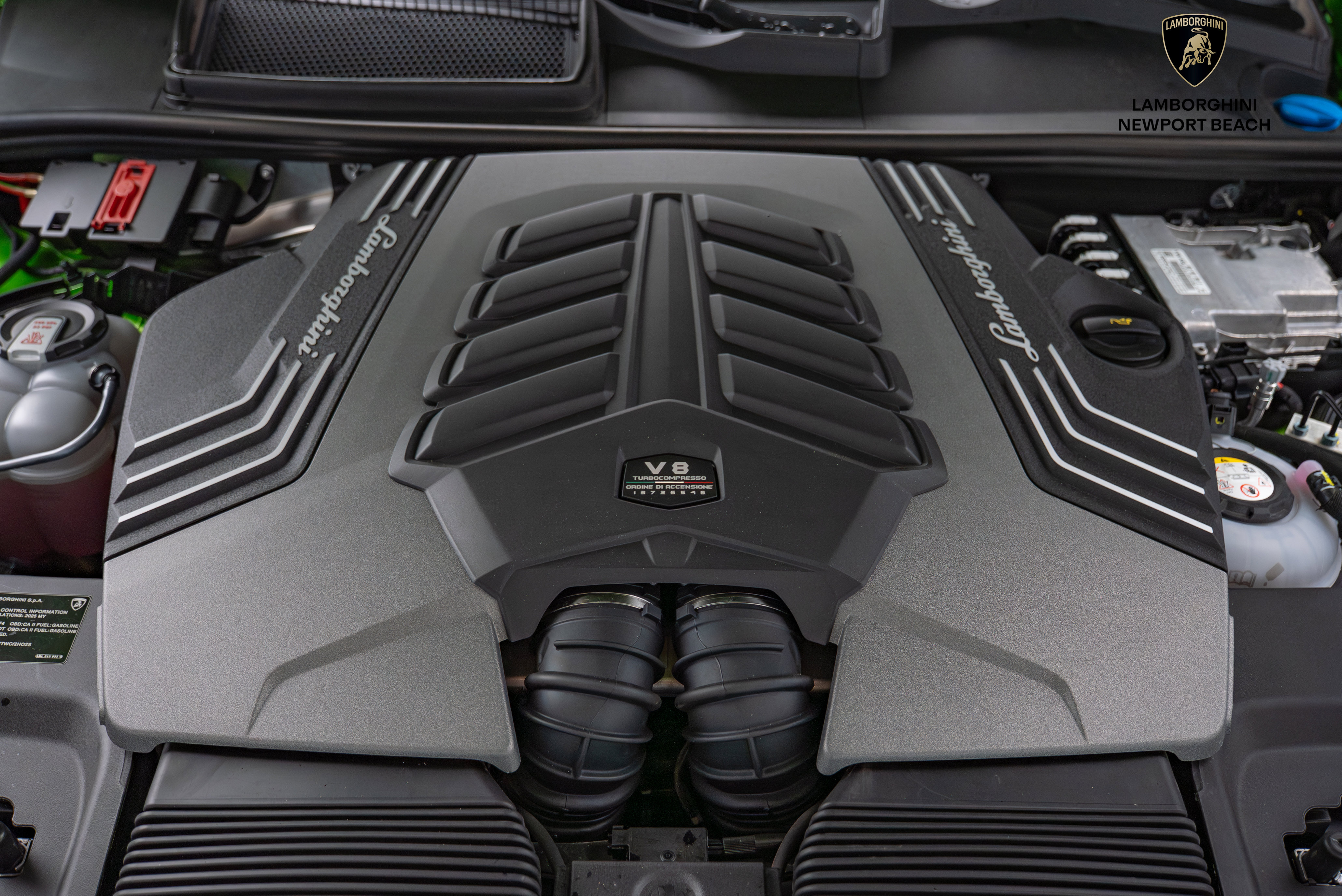 Used 2025 Lamborghini Urus SE image 10