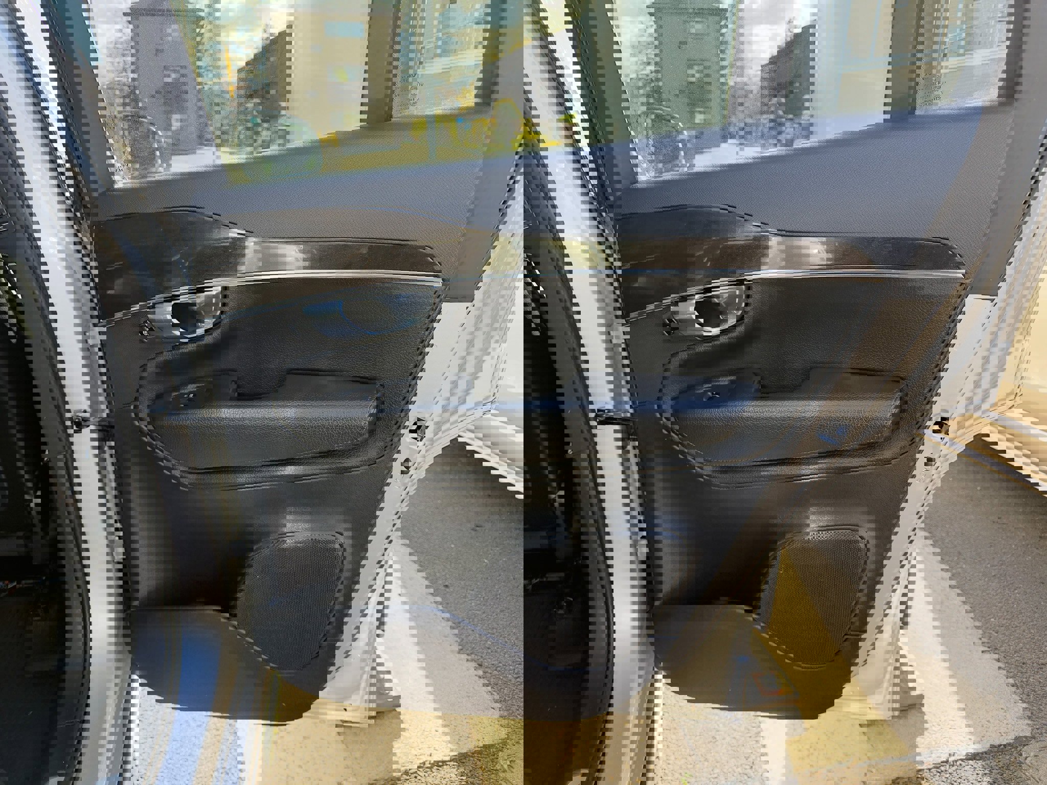 Used 2018 Volvo XC90 T6 Momentum w/ Convenience Package image 21