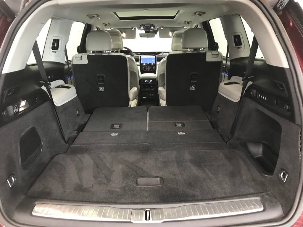 Used 2021 Jeep Grand Cherokee L Overland w/ Luxury Tech Group IV image 37