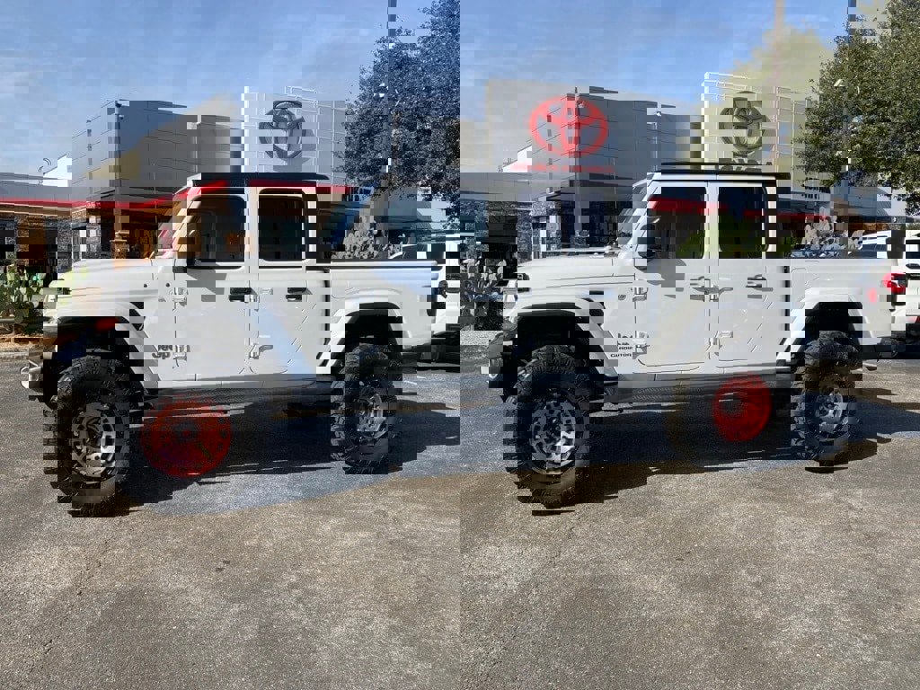 Used 2022 Jeep Gladiator Overland w/ Popular Equipment Package image 8