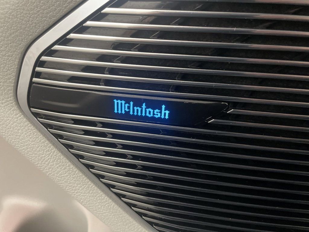 Used 2023 Jeep Grand Cherokee Overland w/ Advanced Protech Group III image 19