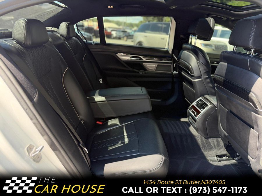 Used 2019 BMW 750i xDrive w/ Executive Package AWD/4WD image 22