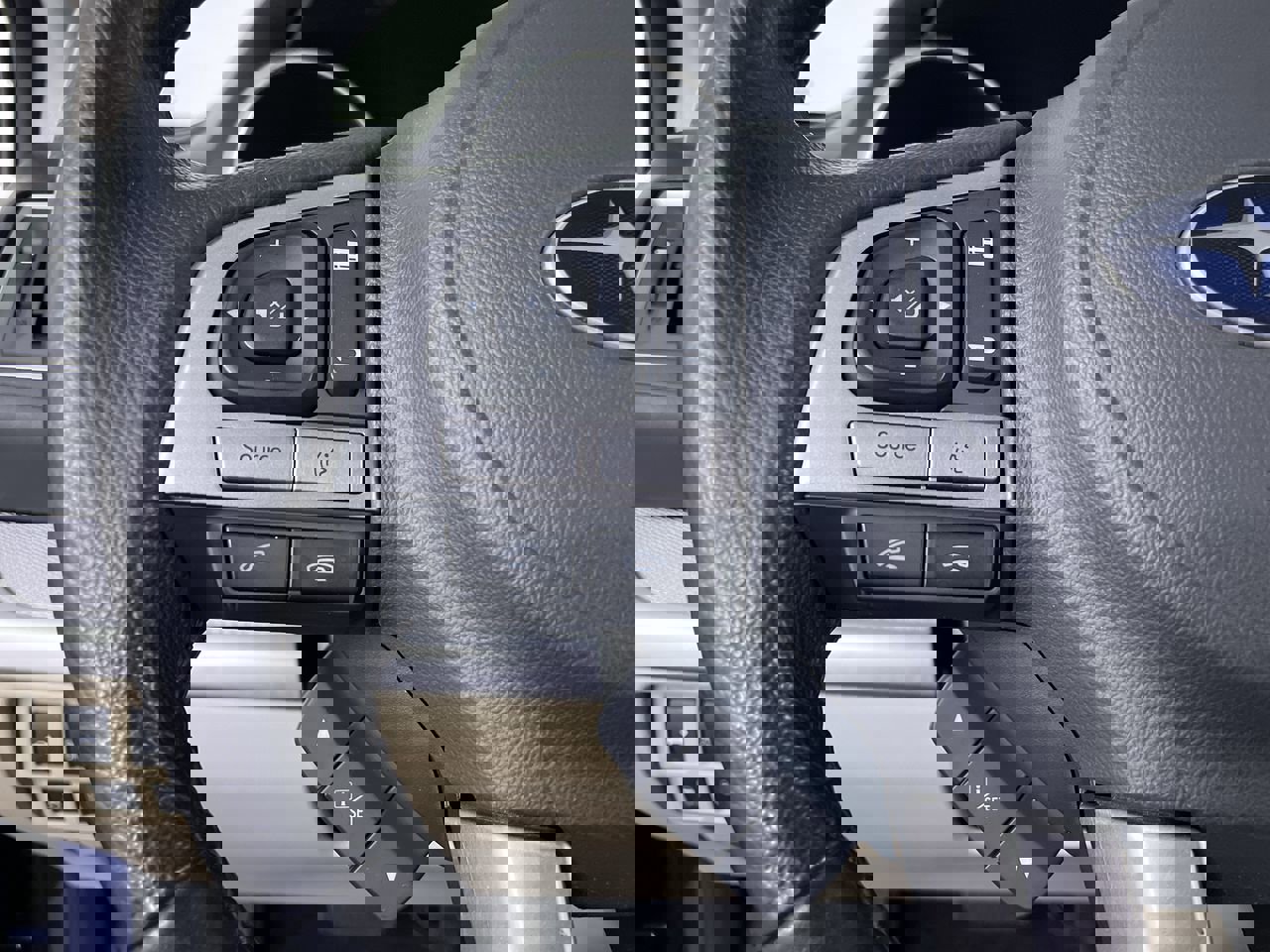 Used 2015 Subaru Legacy 2.5i Premium AWD/4WD image 23