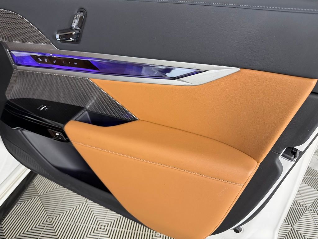 Used 2023 BMW 740i image 35