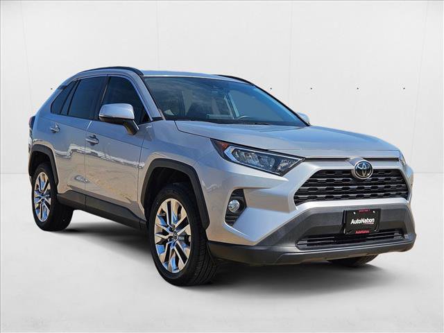 Used 2020 Toyota RAV4 XLE Premium image 3