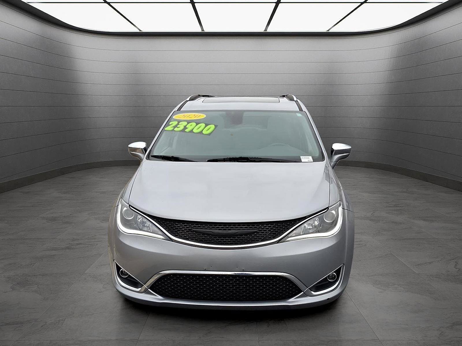 Used 2020 Chrysler Pacifica Limited image 8