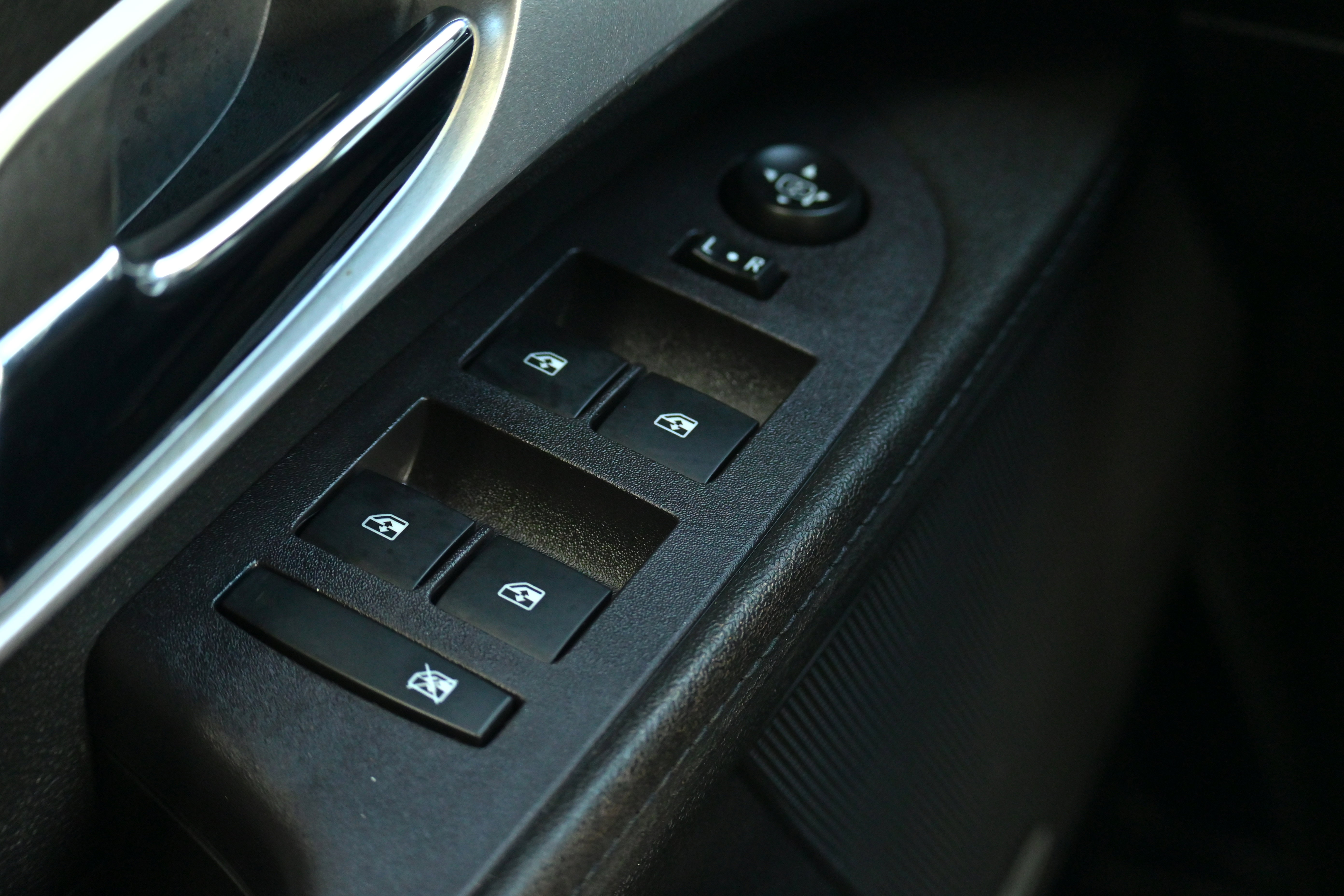 Used 2017 Chevrolet Equinox Premier w/ Enhanced Convenience Package image 25