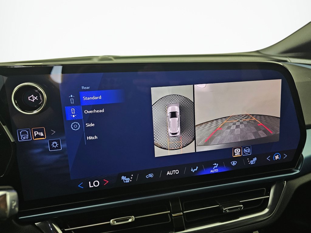 Used 2026 Chevrolet Equinox EV LT FWD image 29