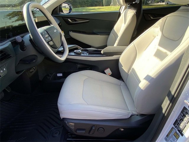 New 2025 Kia EV6 Wind image 12