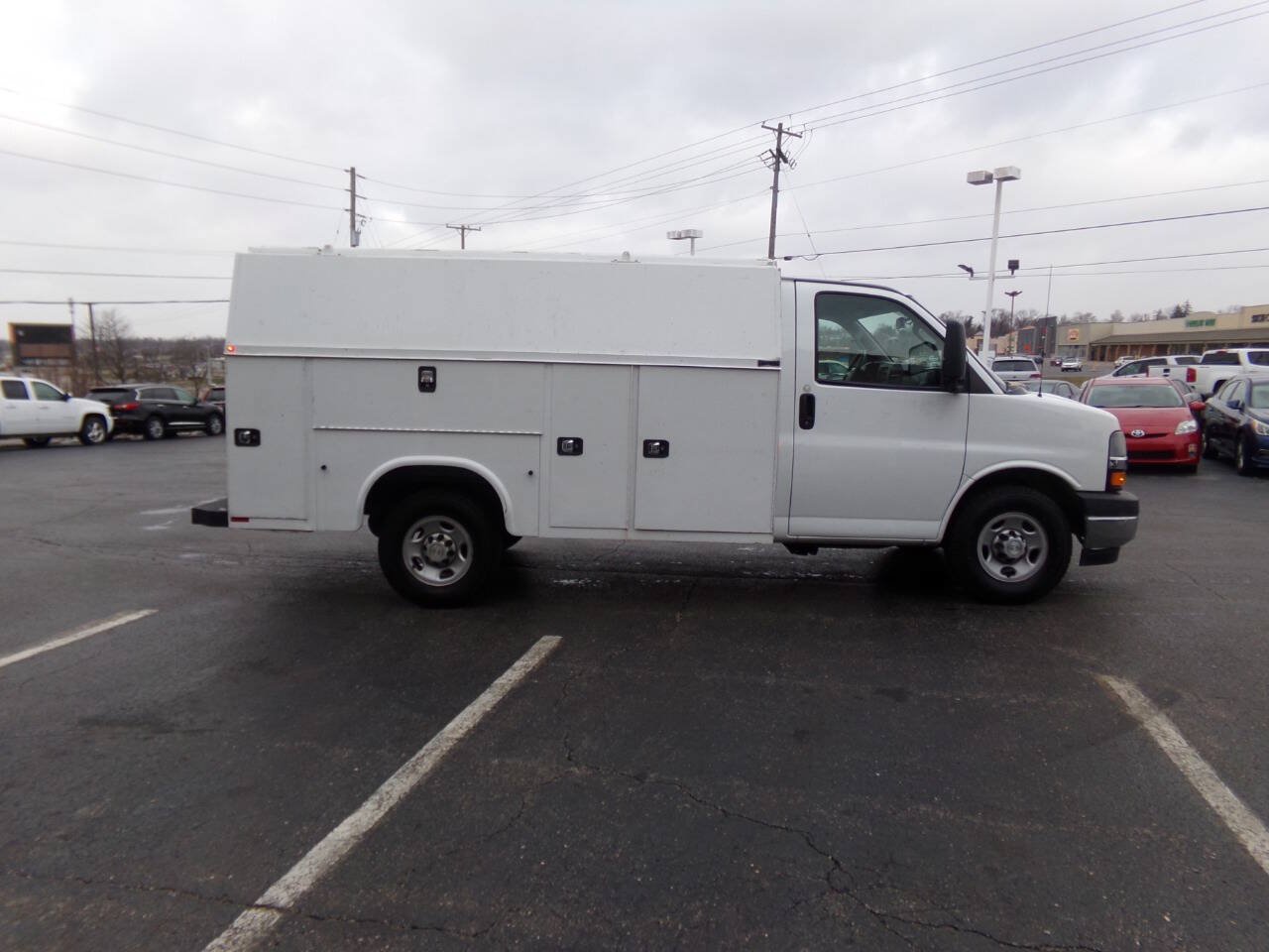 Used 2019 Chevrolet Express 3500 w/ Power Convenience Package RWD image 5