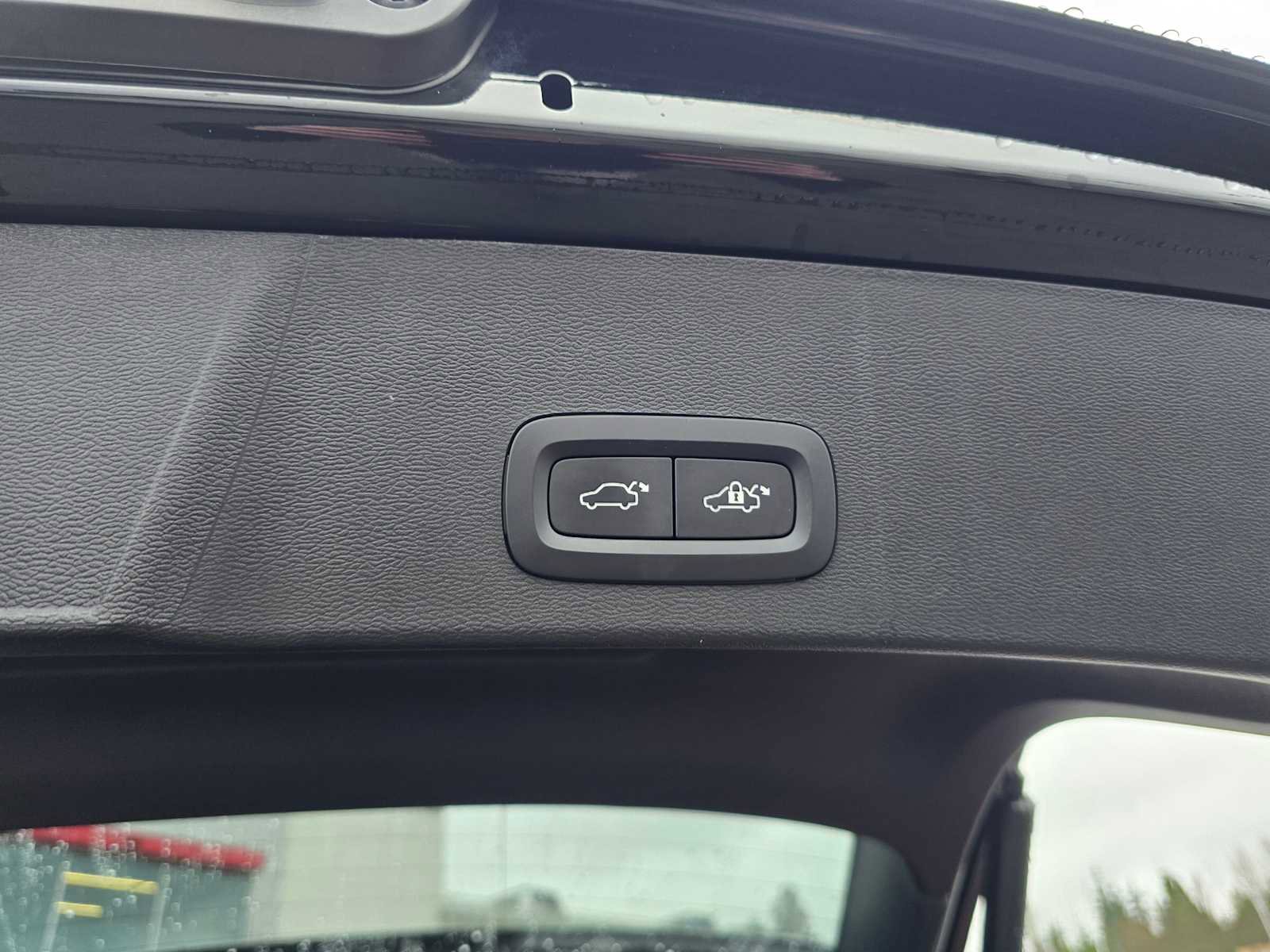 Used 2023 Volvo XC40 Recharge Ultimate w/ Protection Package Premier image 19