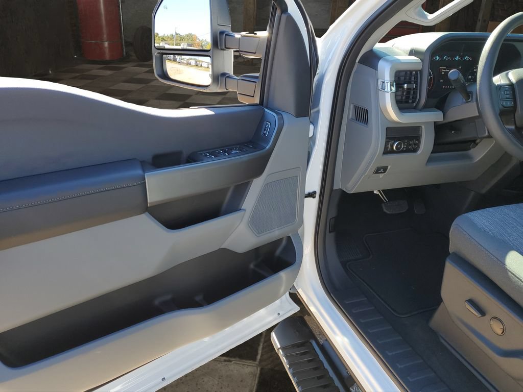 New 2026 Ford F250 XLT w/ FX4 Off-Road Package AWD/4WD image 14