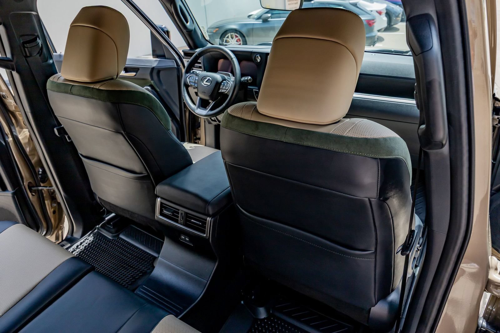 Used 2025 Lexus GX 550 AWD/4WD image 32