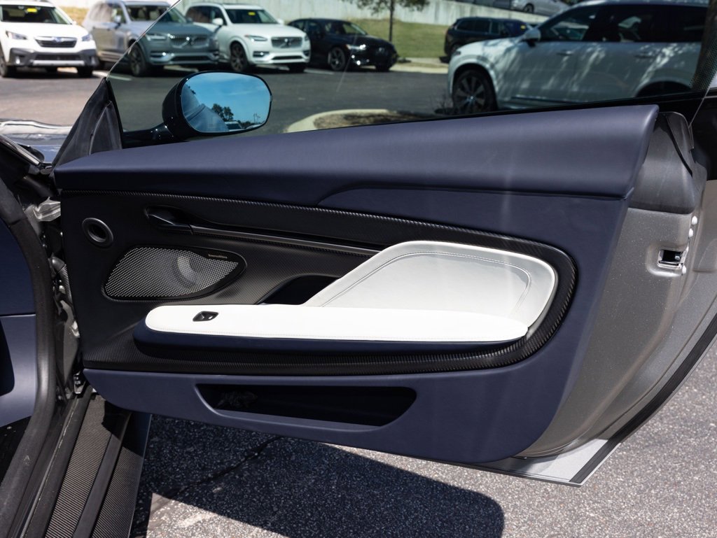 Used 2025 Aston Martin Vanquish image 37